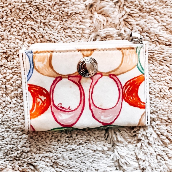 Coach Handbags - Coach logo coin purse